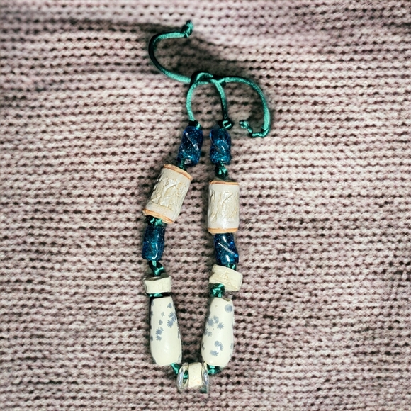Hand-made necklace with ceramic and glass beads - Picture 5 of 8